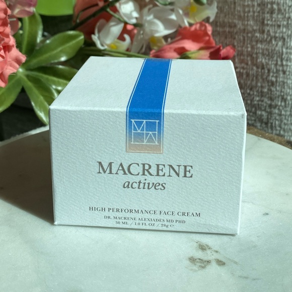 NIB Macrene Actives Moisturizing High Performing Face Cream with Peptides - Picture 5 of 13